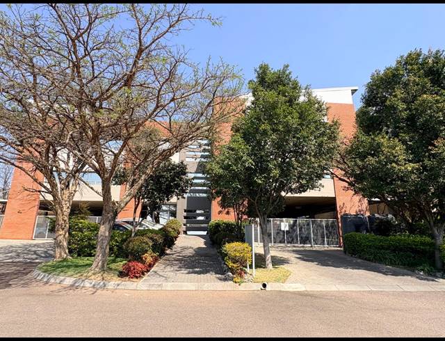 123M² OFFICE TO LET IN MIDRIDGE PARK
